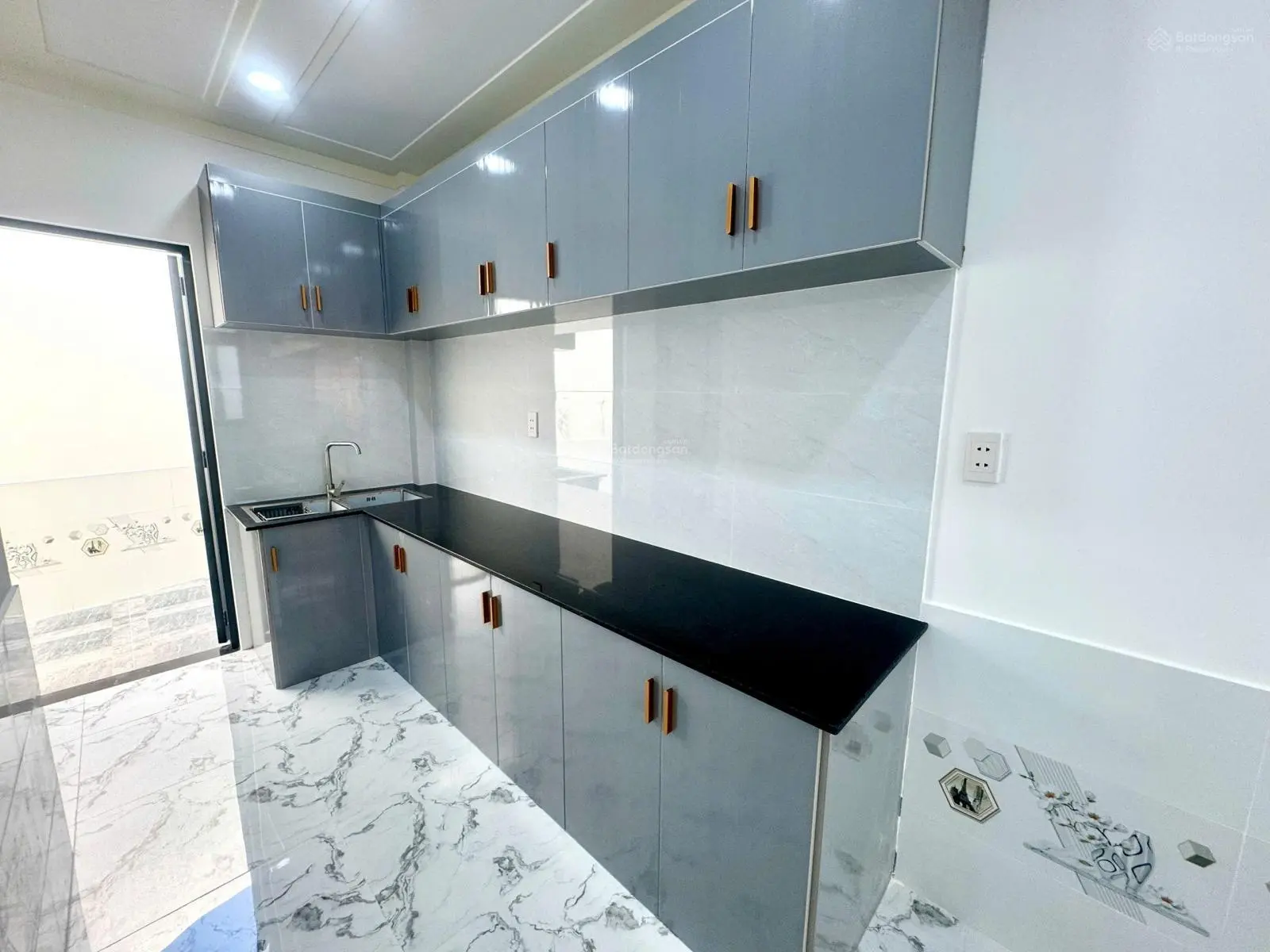 Chủ gởi bán nhà 1 trệt 1 lửng p.bửu long, 3pn, thổ cư 100%, 4,8x17=80m2, shr,huỳnh văn lũy vào 100m