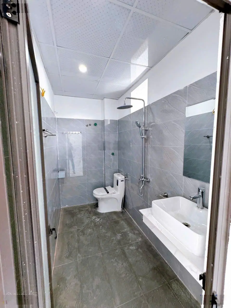 Bán nhà đơn lập 45m2x3T, ôtô đỗ, gần cầu Đông la, 7 phút ra Penika