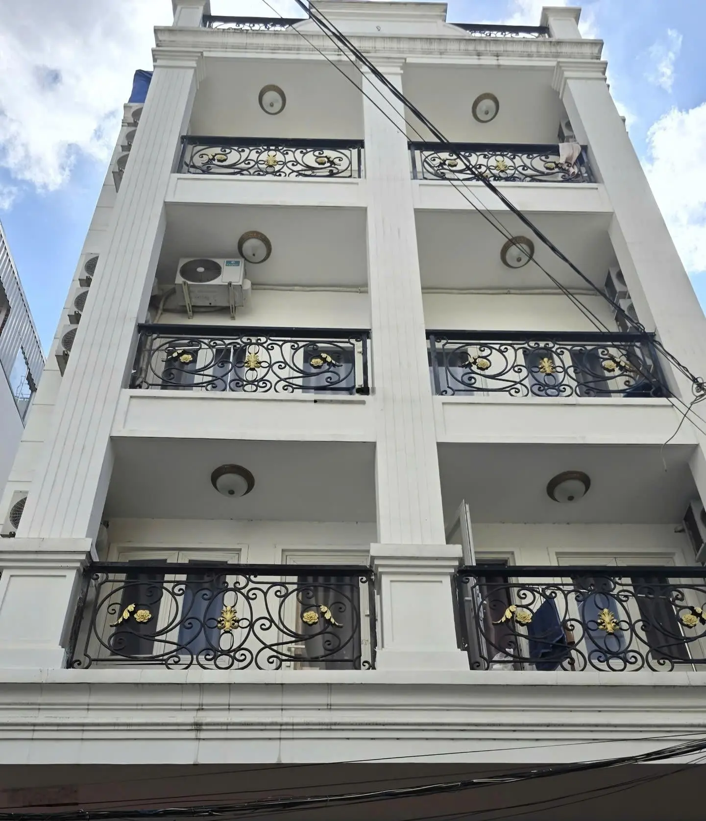 Nhà 6 tầng, ngang 7x19m đường Bạch Đằng. Có sẵn 21 phòng thuê. Giá 33 tỷ TL