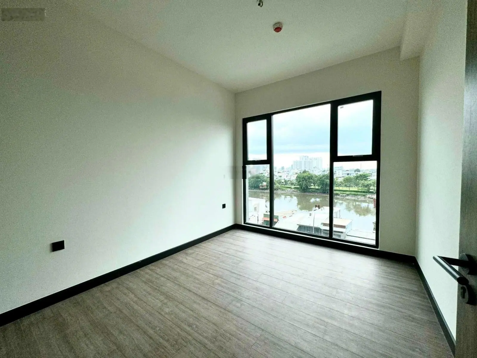 Hàng hót, 3pn -103m2 Gía chỉ 10,4 tỷ all in Delasol , 3 mặt view sông