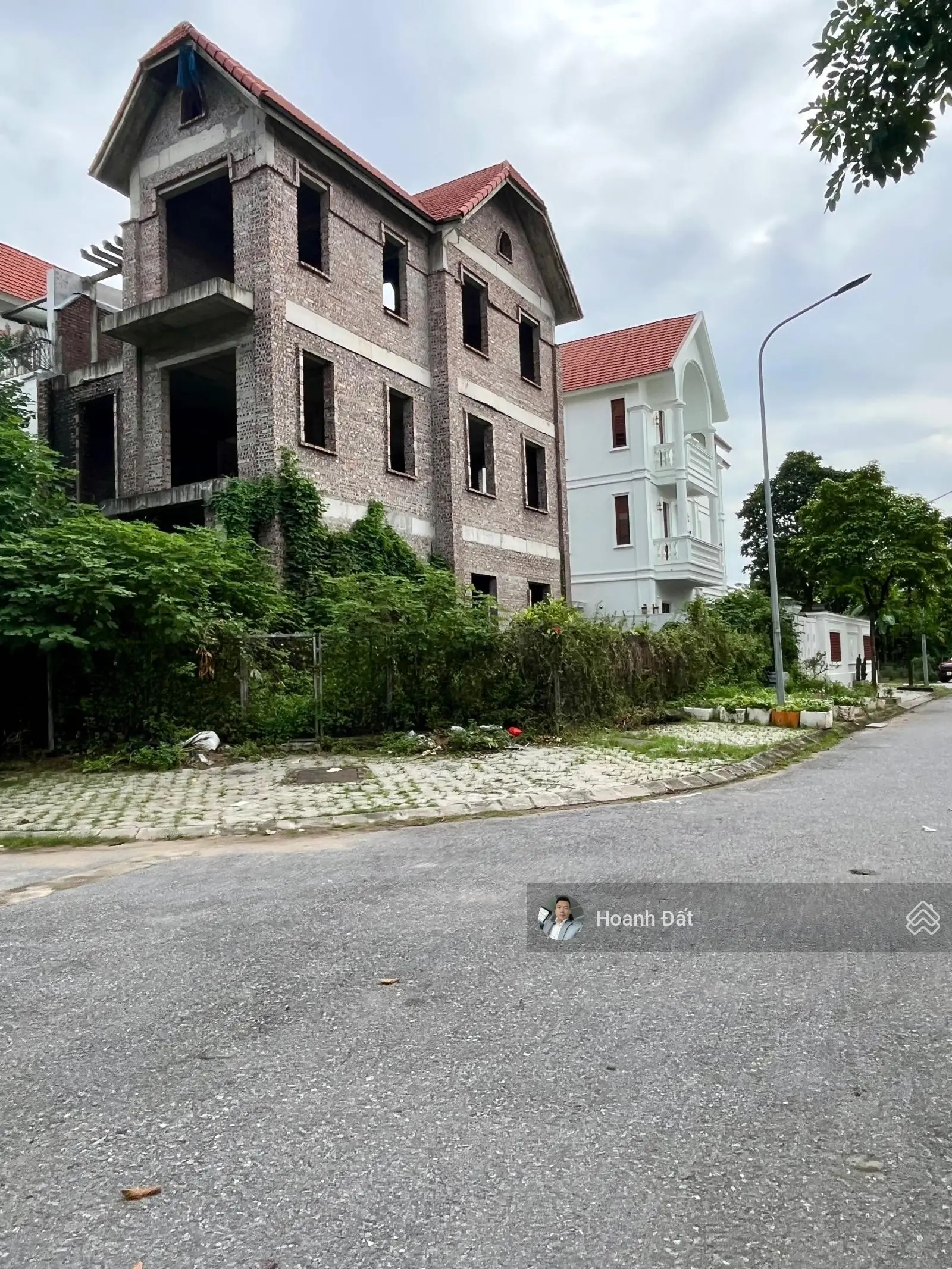 Biệt thự góc 241m2 view hồ khu đô thị Phú Lương, giá chỉ nhỉnh 37 tỷ. Hàng siêu hiếm