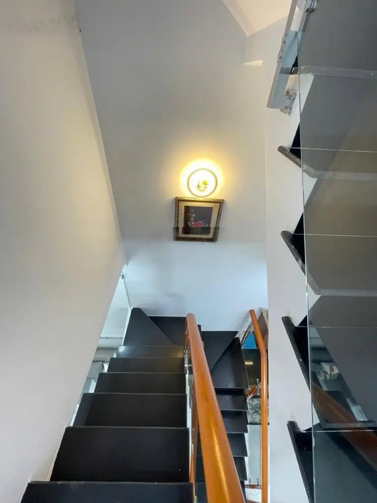 Bán nhà Tân Vĩnh Quận 4 - hẻm ô tô - 40m2 - 3 Tầng - 5 tỷ nhỉnh