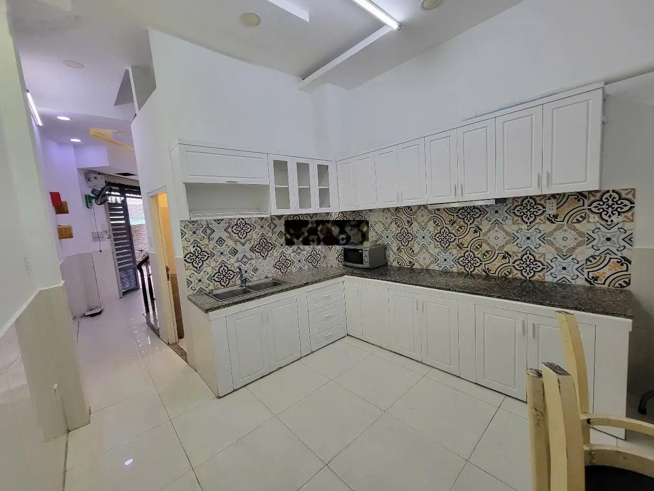 Bán nhà quận 11 - giá chỉ 5 tỷ 2 (TL) chính chủ, hẻm thông Nguyễn Thị Nhỏ, vòng xoay Lê Đại Hành