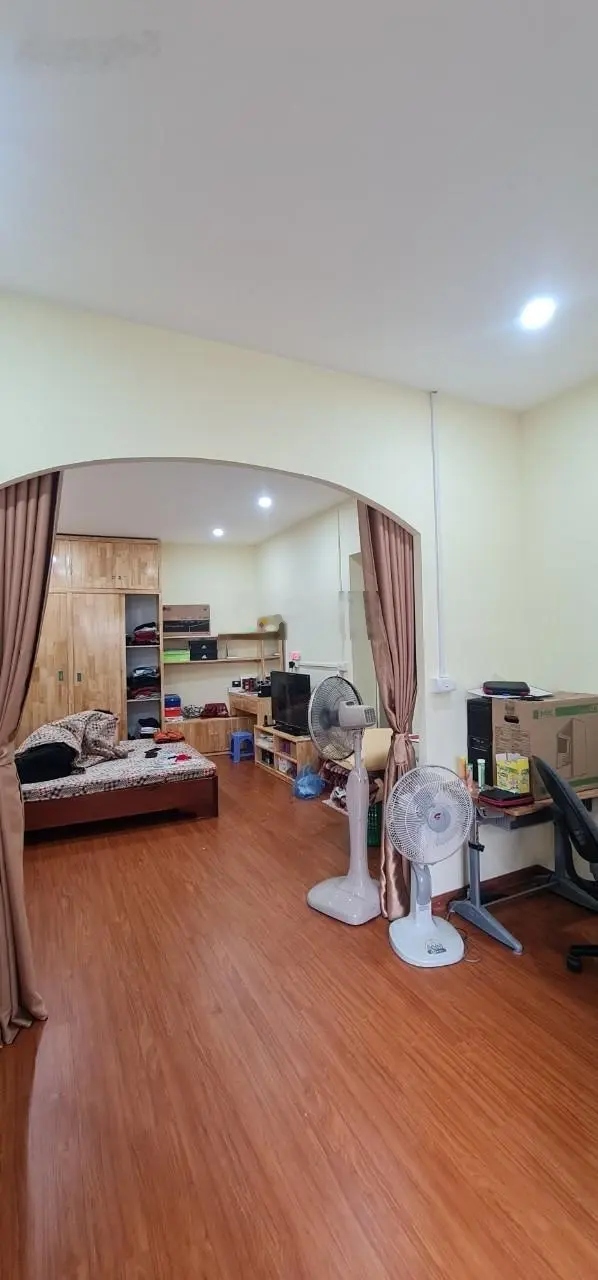 BÁN NHÀ THANH NHÀN, trung tâm Hai Bà Trưng, diện tích rộng 80m2 x 4 tầng, giá chỉ trăm triệu / m2