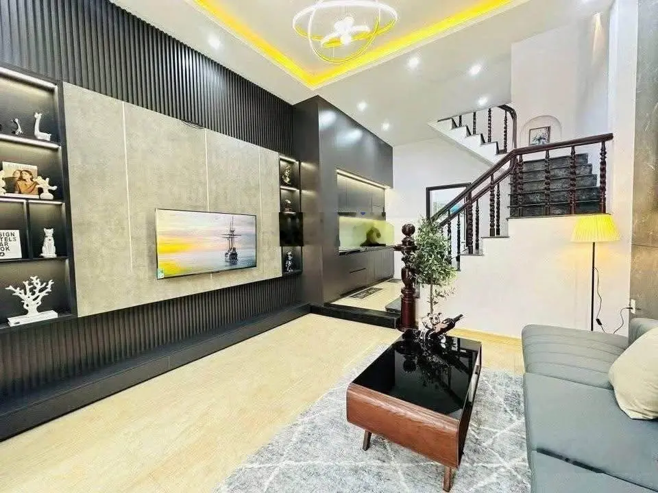 Rao bán nhà gần Đại Học Tài Chính Marketing, đường Thích Quảng Đức, Q.Phú Nhuận. Giá 3,270 tỷ, 42m2