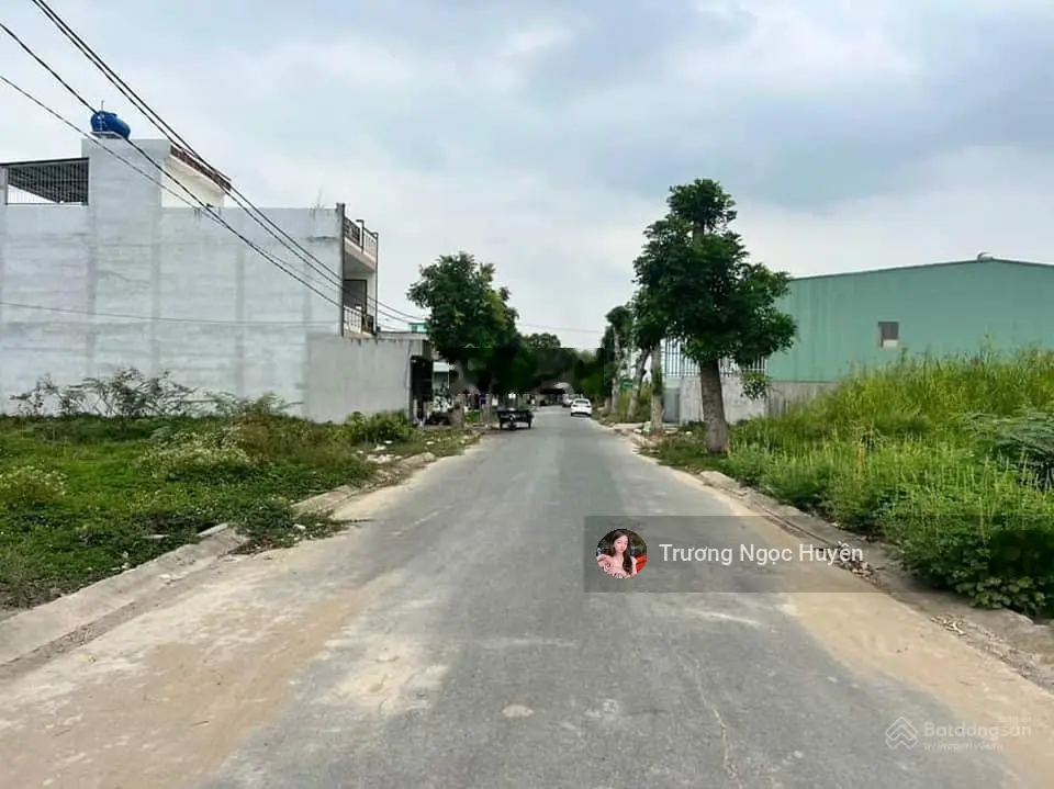 Bán gấp lô đất đường Huỳnh Văn Trí ngay trường THPT Bình Chánh, Bình Chánh, HCM 120m2 giá 1tỷ2 SHR