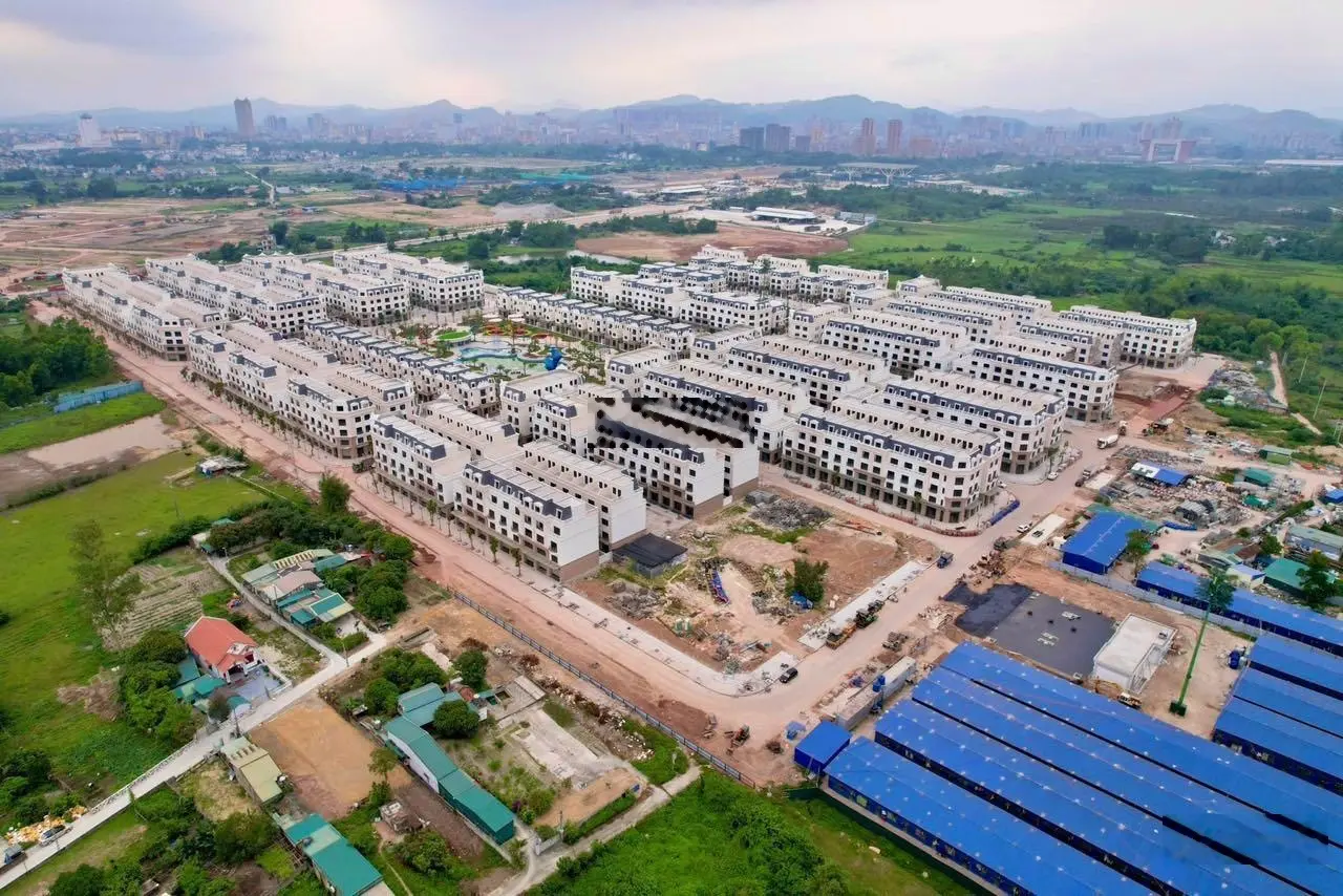 Bán sổ 82,5m2 full ODT giáp dự án Vinhomes Móng Cái giá cực tốt, liên hệ nhanh để xem sổ 0966 105 ***