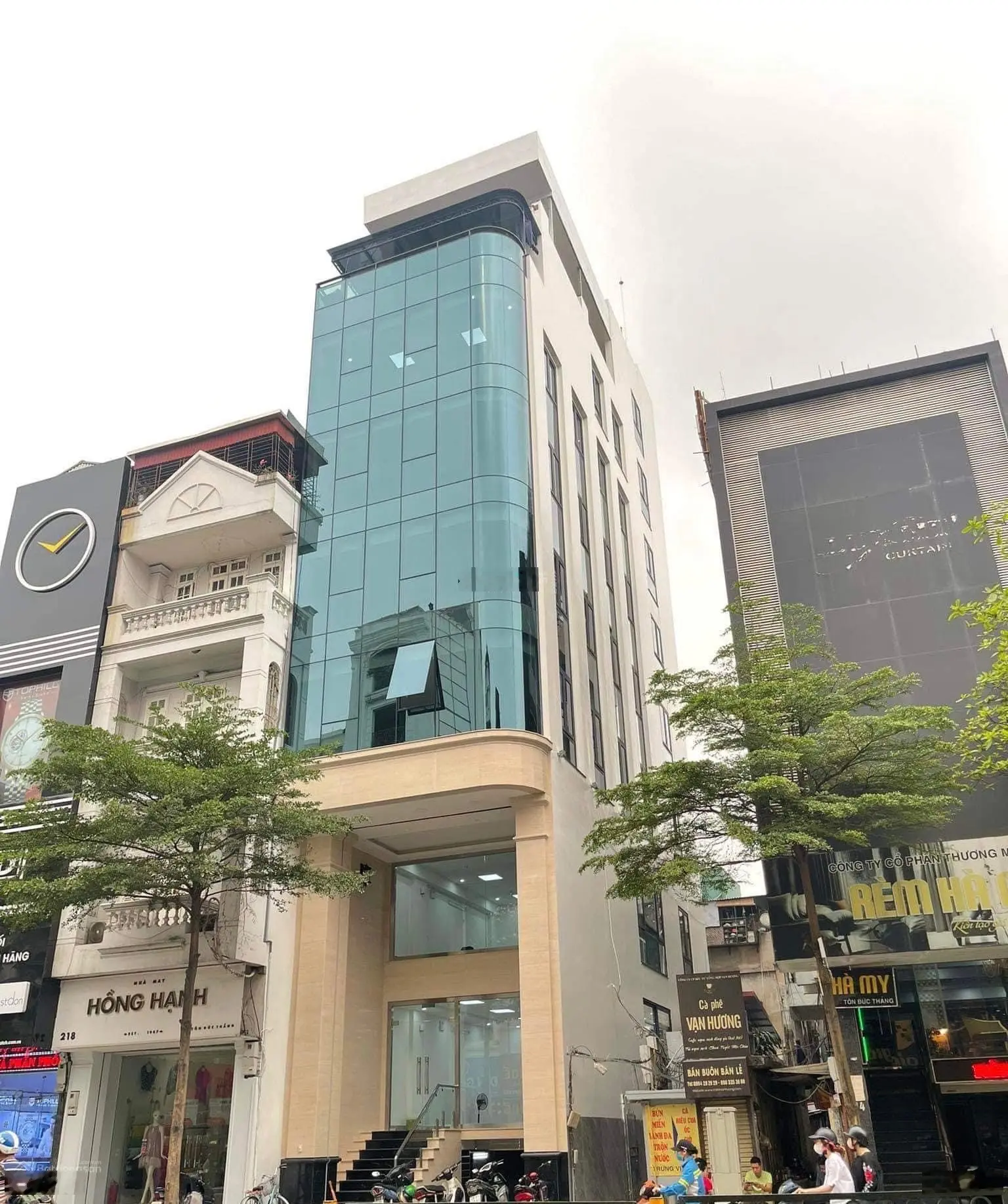 Phố Thành Thái, công viên, toà building 9 tầng, hầm, ô tô kinh doanh, VP, ở sướng, 105m2*MT 5.6m