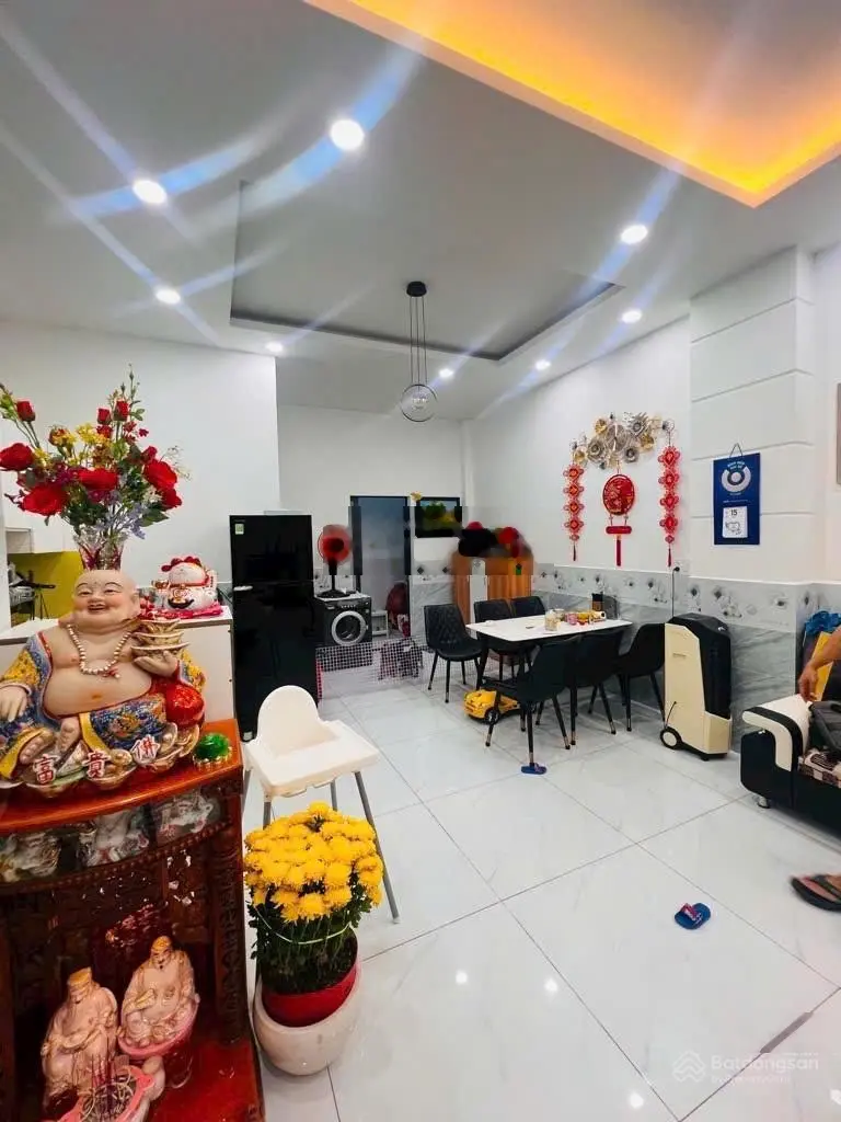 Chủ cần tiền bán gấp duong cát lợi xe hơi 2 tang gia 4 ty nhỉnh