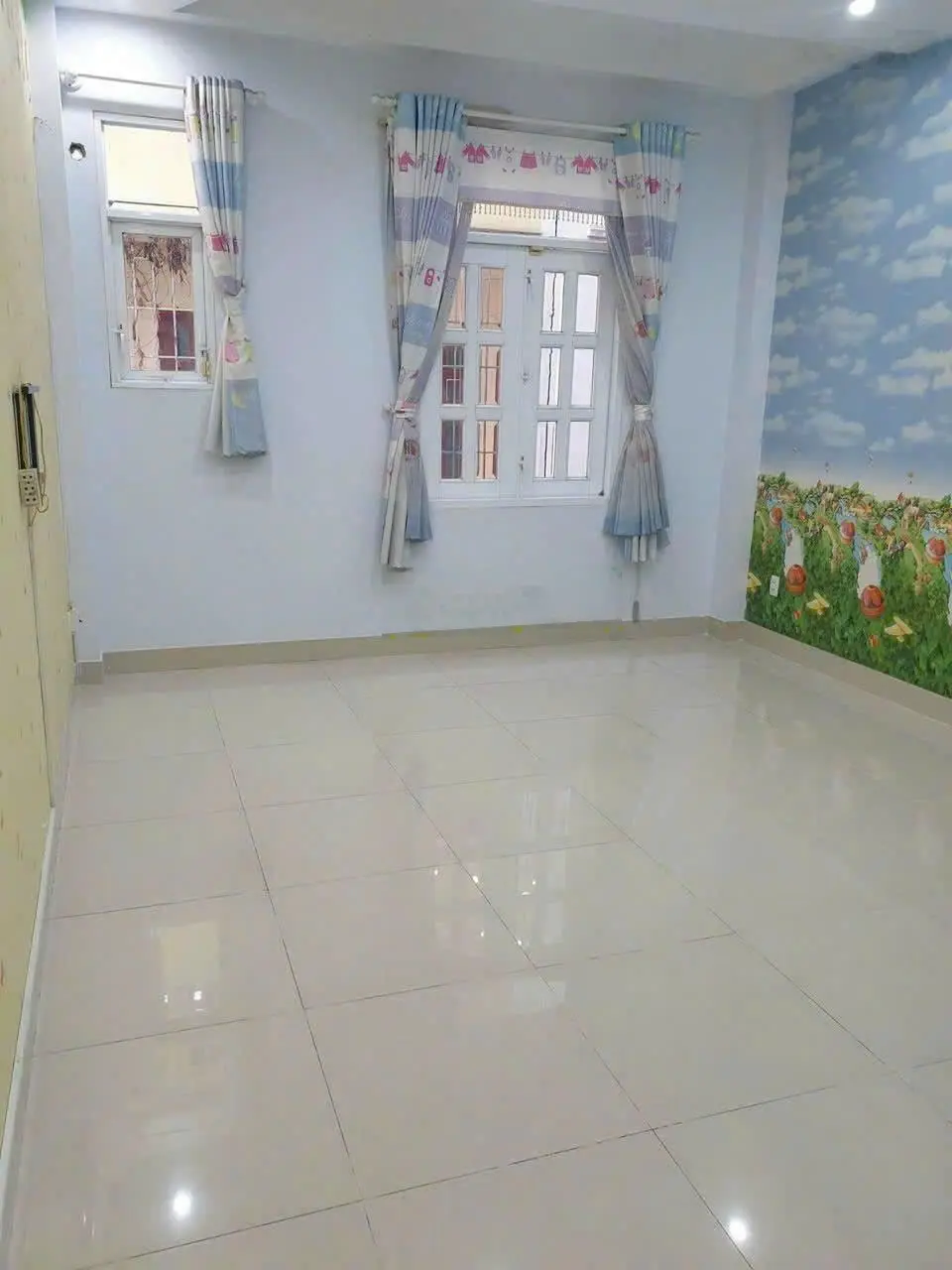 Bán nhà 3 tầng, khu dân cư Bình Hưng cạnh bến xe Quận 8, xe hơi tận cửa