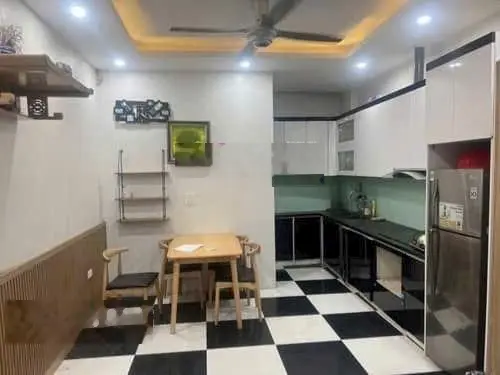 Bán nhà 3 tầng điện tích 168m, phù hợp ở hay kính doanh.