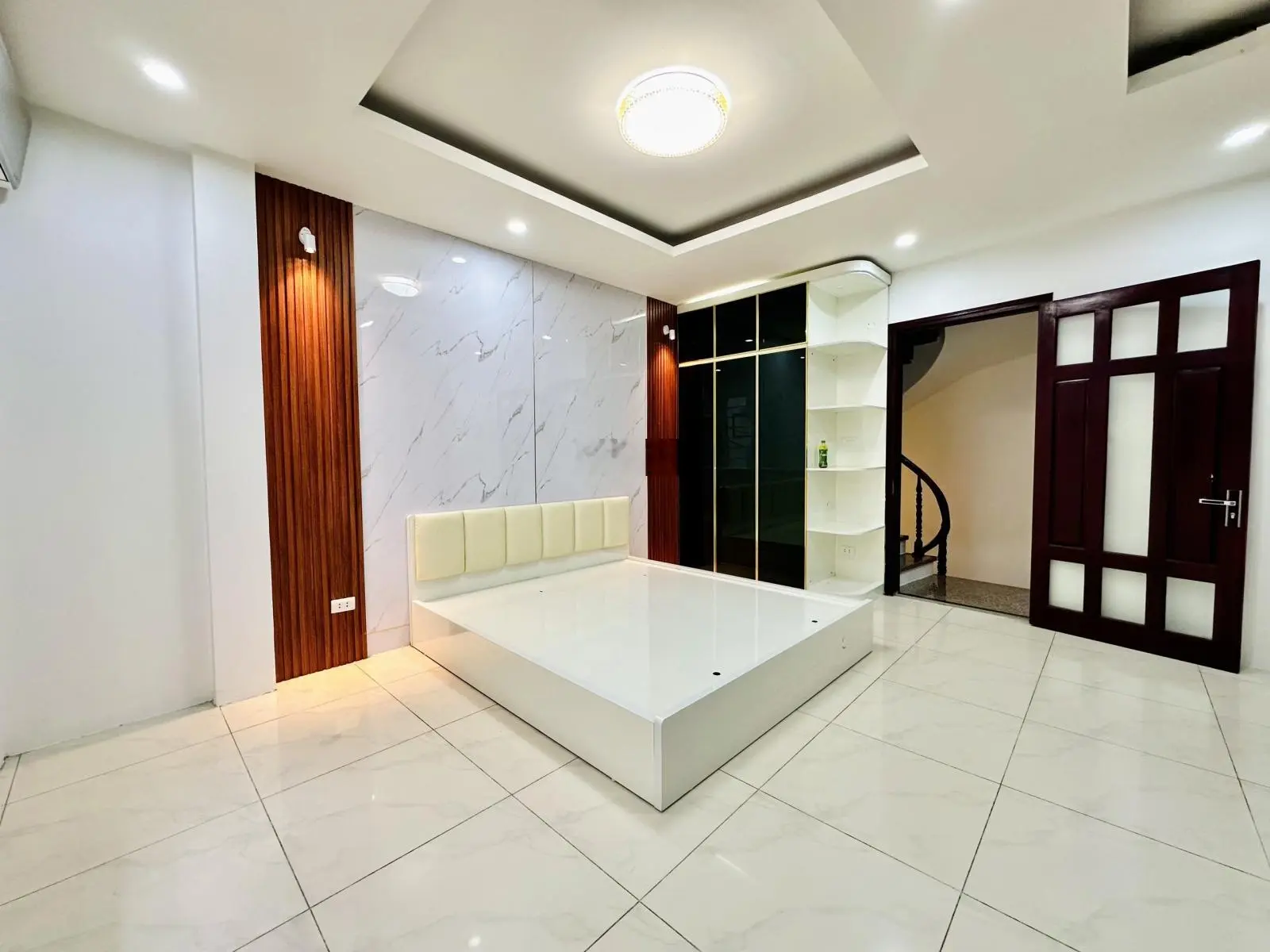 Cần bán gấp nhà đẹp trung tâm Đống Đa - khu vực hiếm nhà bán - full nội thất. Phân lô
