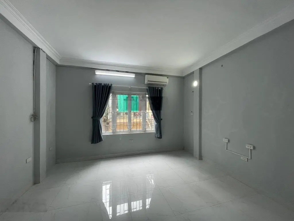 Nhà hiếm Phúc Tân - Hoàn Kiếm giá chỉ 5.5 tỷ, khu vực sầm uất di chuyển siêu tiện. LH 0979 389 ***
