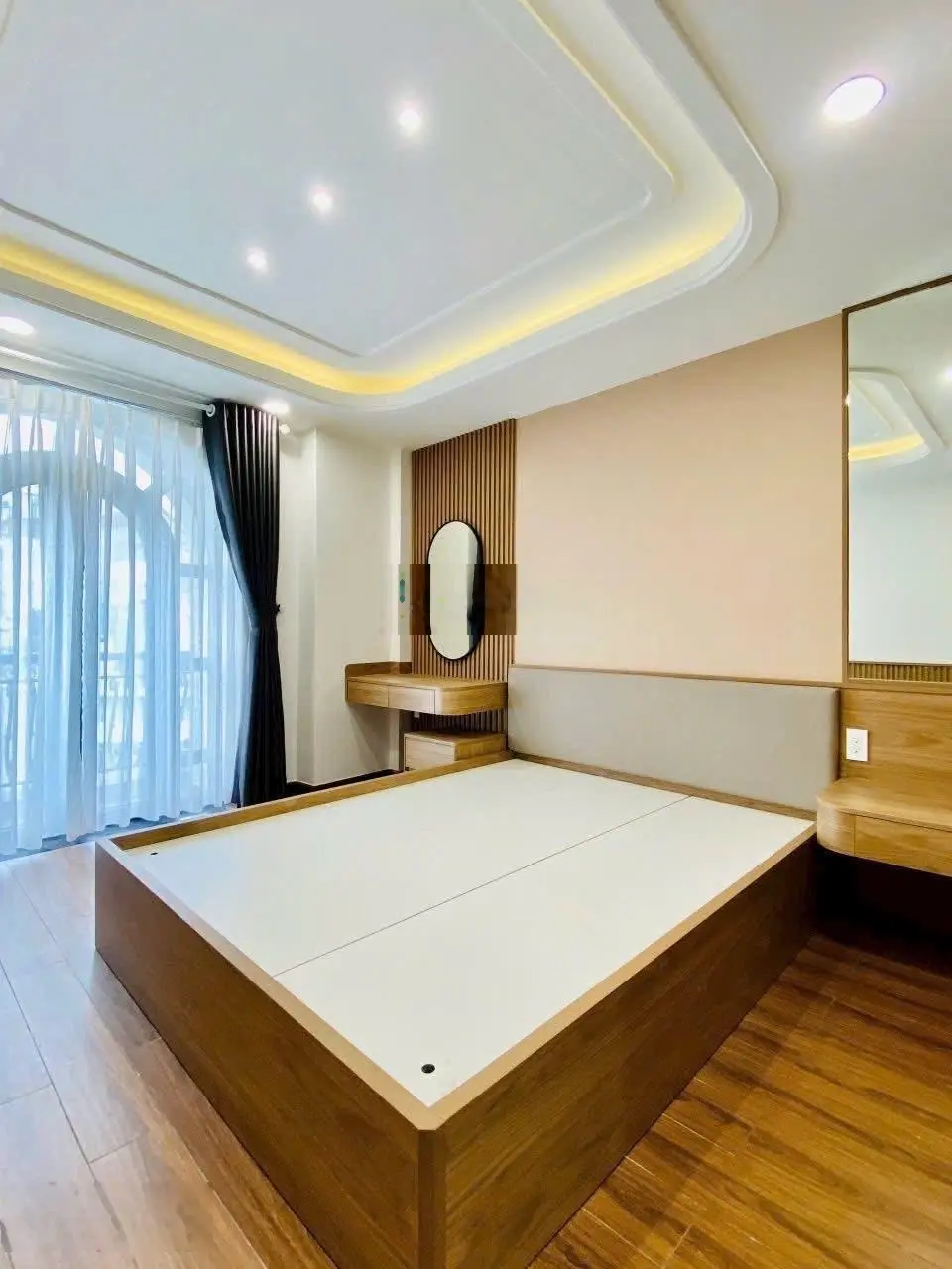 Bán gấp giá tốt nhất 3tỷ7 quay đầu trong khu vực quận 10. Dt 65.1m2, shr, hđt cao 17triệu/1tháng.