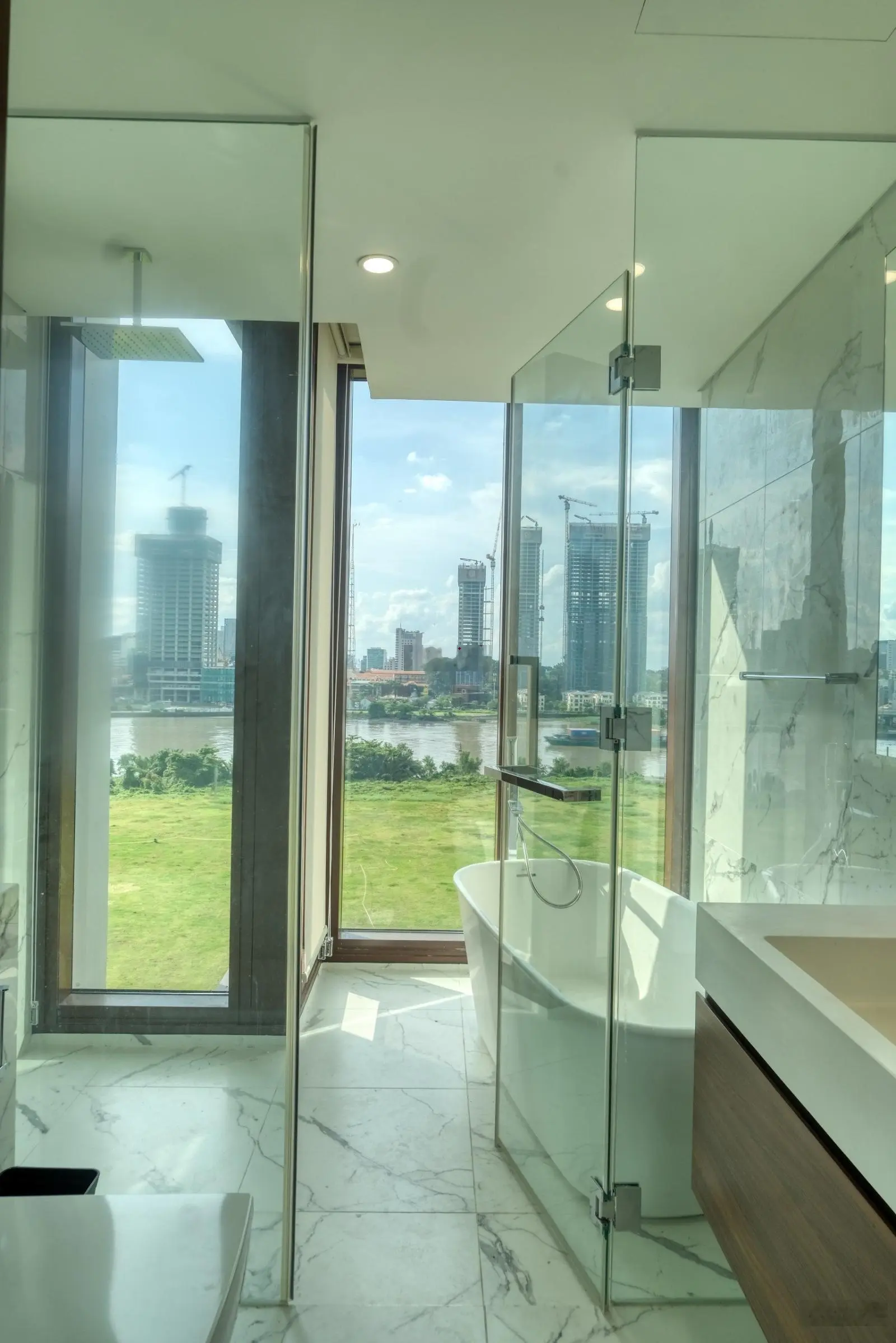 Bán 4PN giá tốt tại Metropole: 38 tỷ liên hệ xem nhà: 0919 061 *** Vy