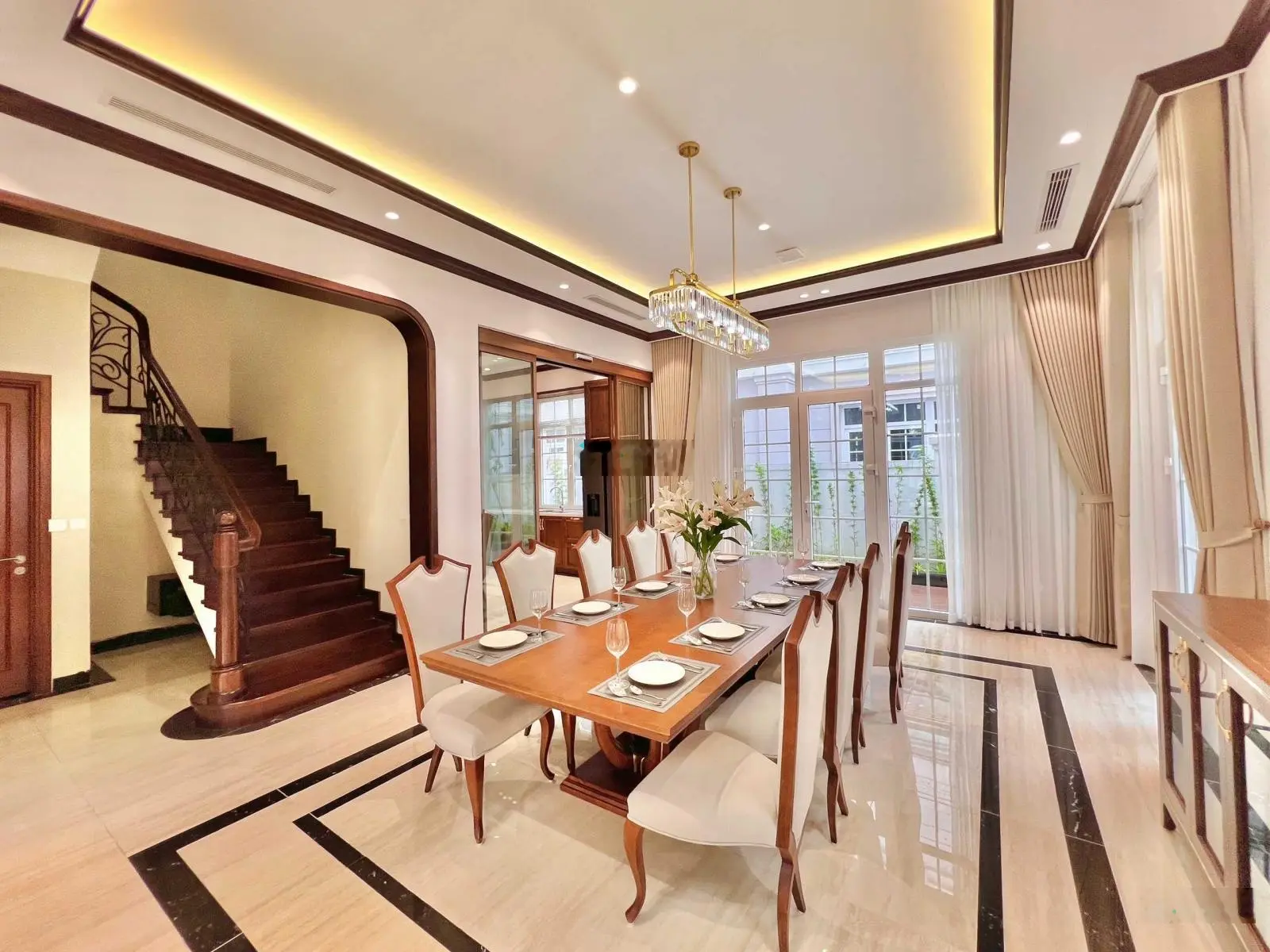 Bán biệt thự 192,5m2 mặt tiền 11m tiện ích ngập tràn về ở ngay