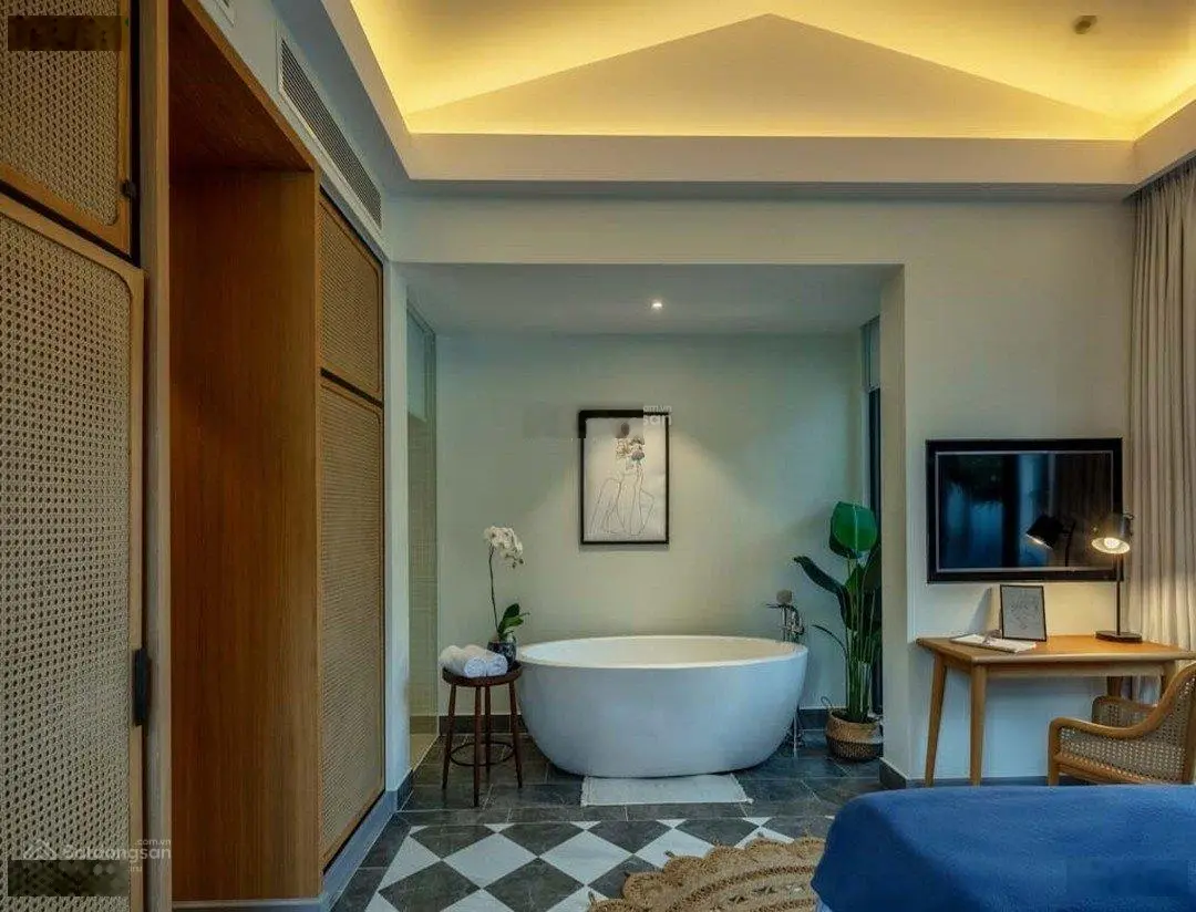 Cần bán biệt thự Bãi Kem, 247m2 giá cắt lỗ chỉ 10 tỷ, cam kết 1,2 tỷ/năm, có gia lộc mạnh
