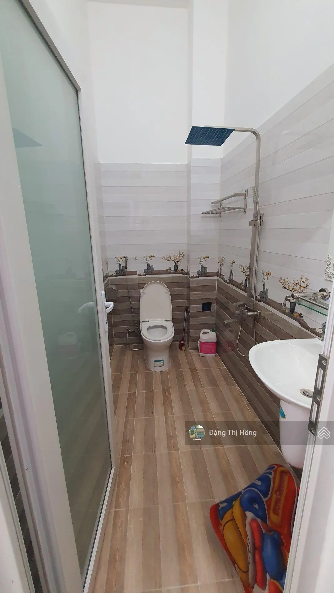 Bán gấp nhà đường Hương Lộ 2, 57m2 ngay ngã tư 4 Xã, 1 trệt 1 lầu SHR đang cho thuê 7,5 triệu/th