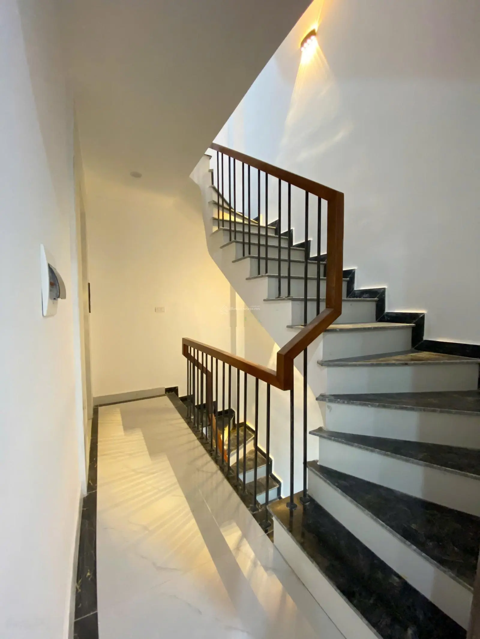 Bán nhà 6 tầng mới tinh thang máy hiện đại nghĩa dũng về ở đón tết! nhỉnh 8 tỷ