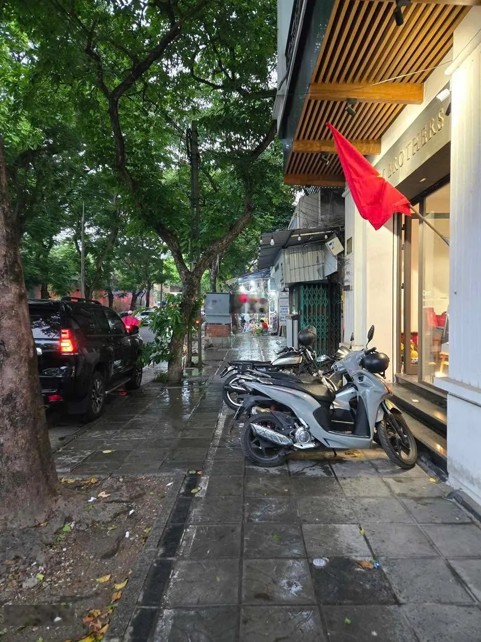 Bán nhà Mặt phố Lê Trực dt 60 m 7 tầng mặt tiền 4.1 m giá 40.7 tỷ Ba Đình