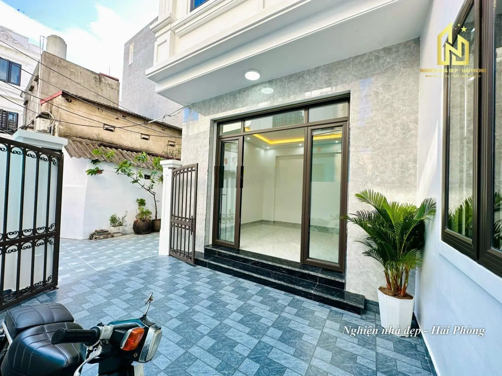 Bán nhà phong cách Villa phố Tôn Đức Thắng