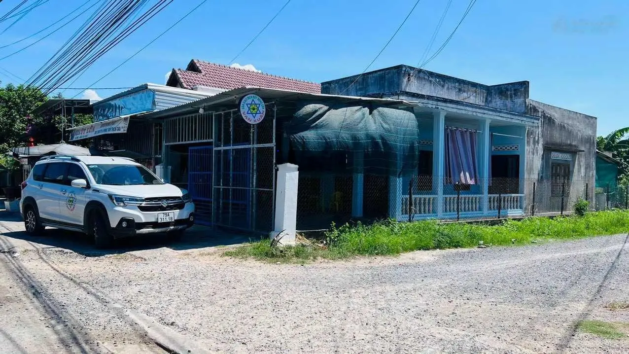 Giảm 200 triệu bán ngay căn nhà đường Bến Đò, Ninh Hà. Sổ riêng, full thổ cư, vừa ở vừa kinh doanh