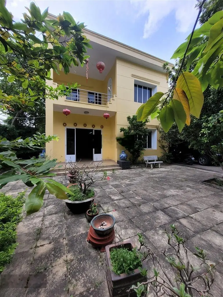 Bán biệt thự sân vườn, mặt tiền đường kd sầm uất, gần bv thủ đức, 870m2, chỉ 75 tỷ.