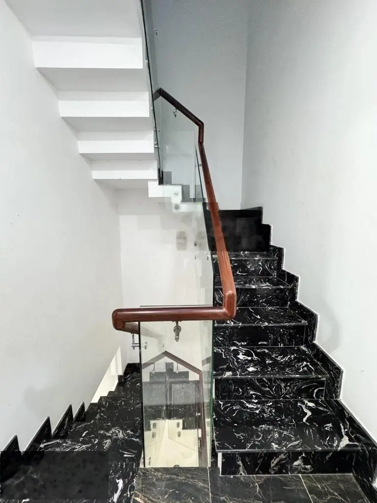 Bán nhà 5tầng gần đại học y dược 66m2 chỉ 13.4t