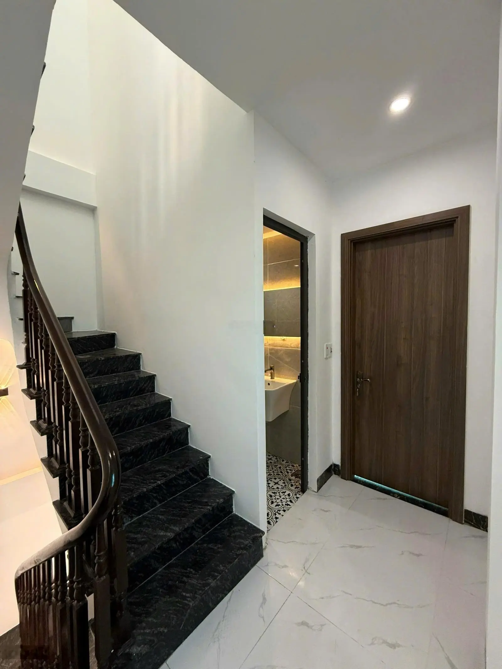 Chỉ 2,2tỷ có nhà 4T*35m2 ngõ rộng ôtô đỗ cổng. Cách trung tâm Hà Đông chỉ 4km gần hồ chợ trường học