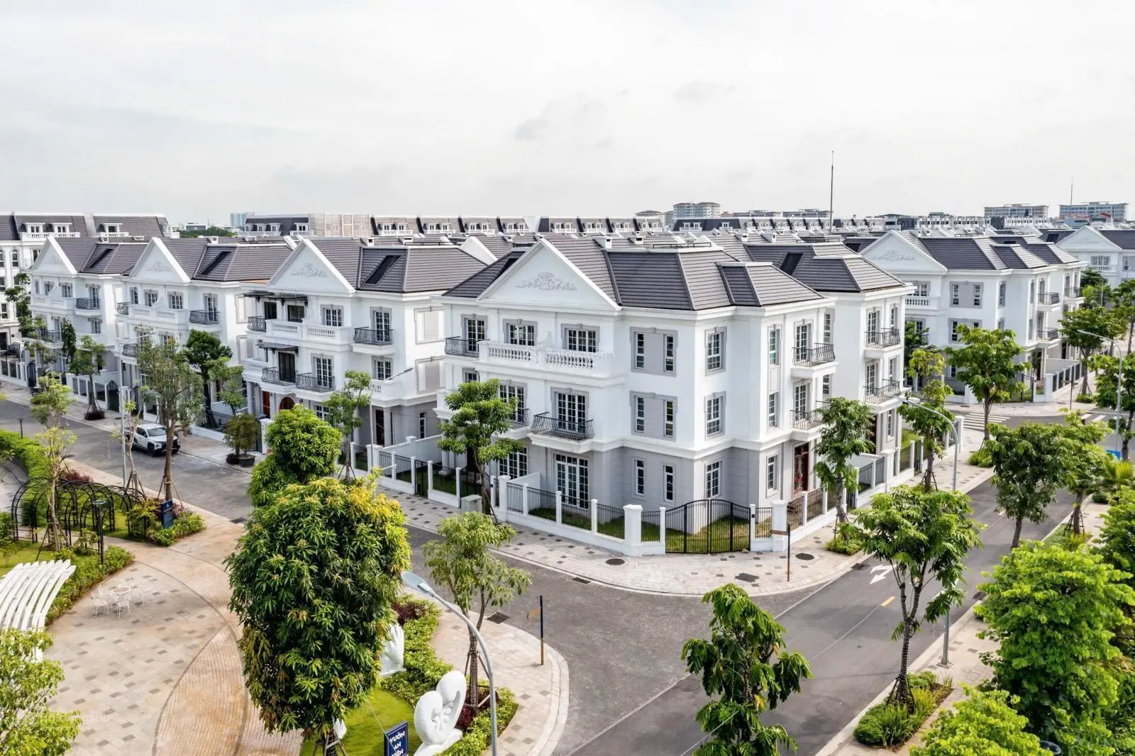 Bán suất ngoại giao biệt thự Eurowindow Twin Parks Gia Lâm 32.86 tỷ 192.5m2 view công viên