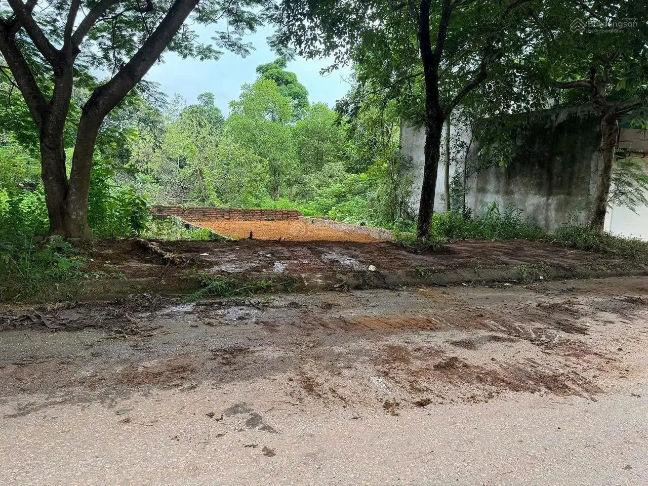 Bán 68,8m đất đấu giá tại khu tái định cư vai réo đường trục chính vào khu cnc2