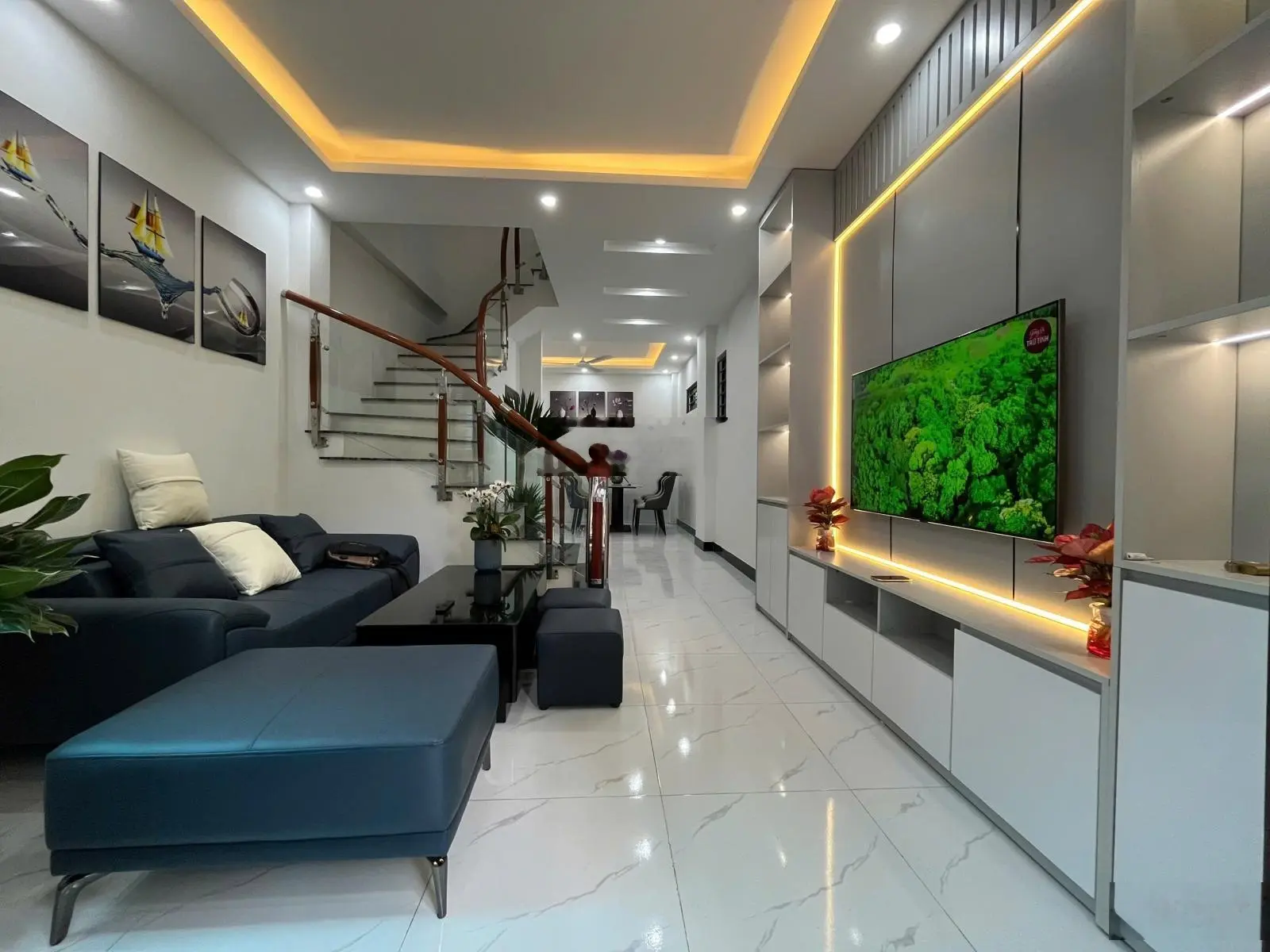 Nhà riêng mới 2024. Vạn Phúc, Hà Đông. Dt 46m2 x 5 tầng. Giá 6.5 tỷ. Lô góc, ô tô đỗ cửa