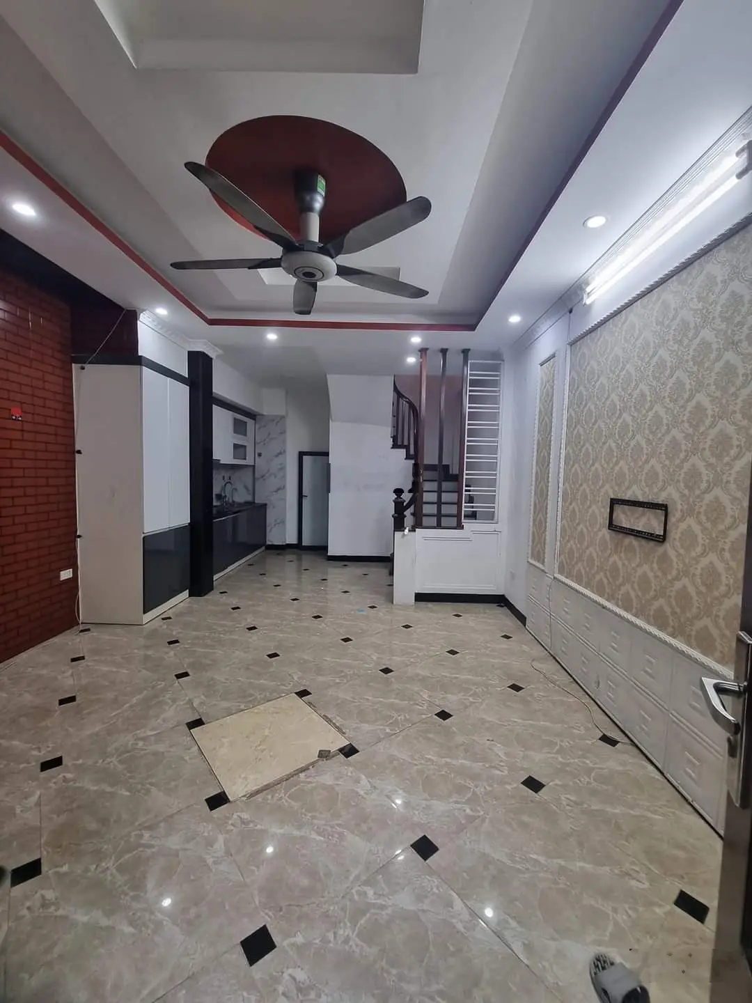 Bán nhà đẹp ngõ phố Minh Khai Hà Nội DT 36m2 5tầng MT 4,2m giá 7,5 tỷ nhà đẹp ngõ nông