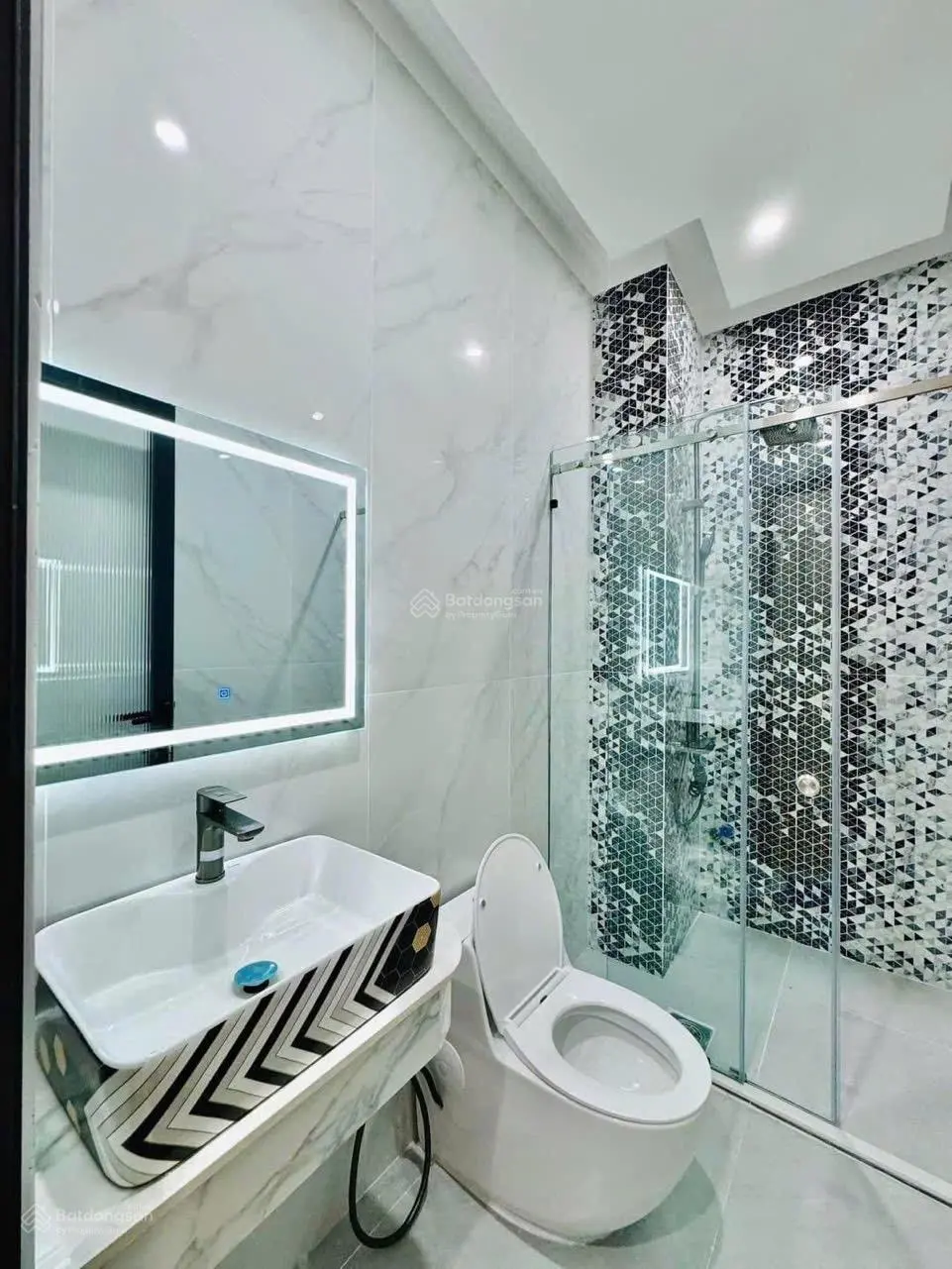 Chủ ngộp bán gấp nhà Mai Văn Ngọc Quận Phú Nhuận, giá 4tỷ1, diện tích 55m2