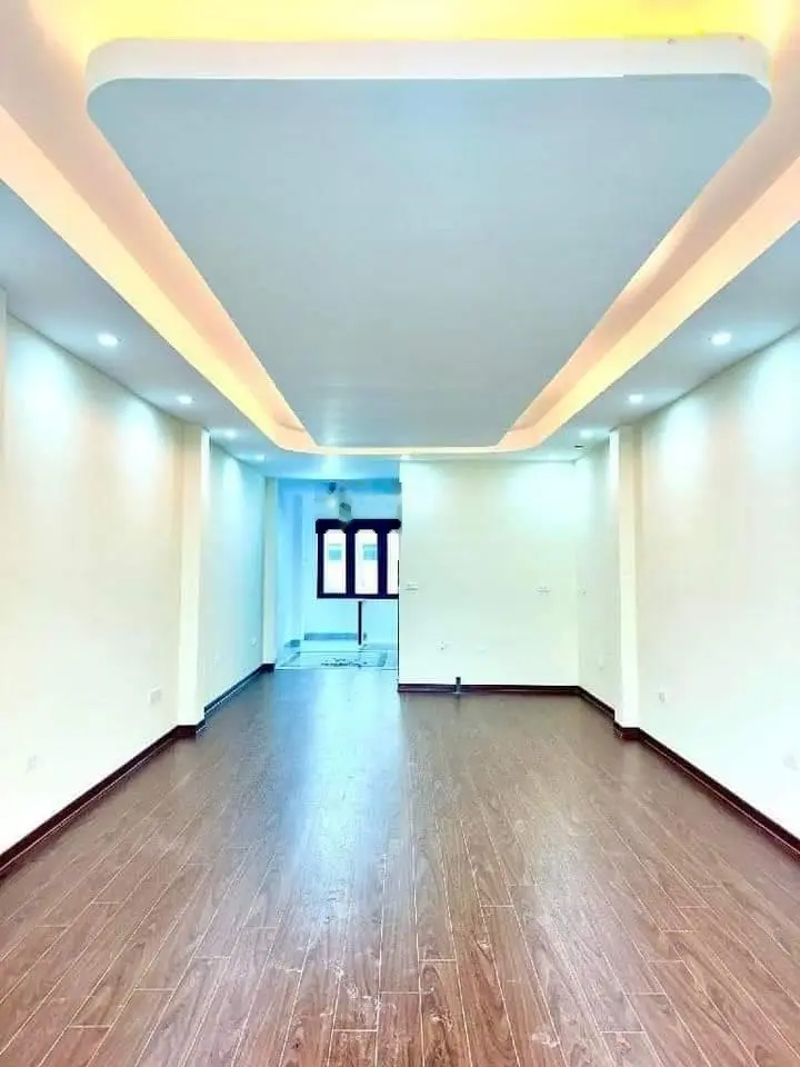Nhà phố Trần Duy Hưng 18.5 tỷ 40m2 6 tầng thang máy. MT 3.7 mét. Nội thất đẹp, ô tô tránh