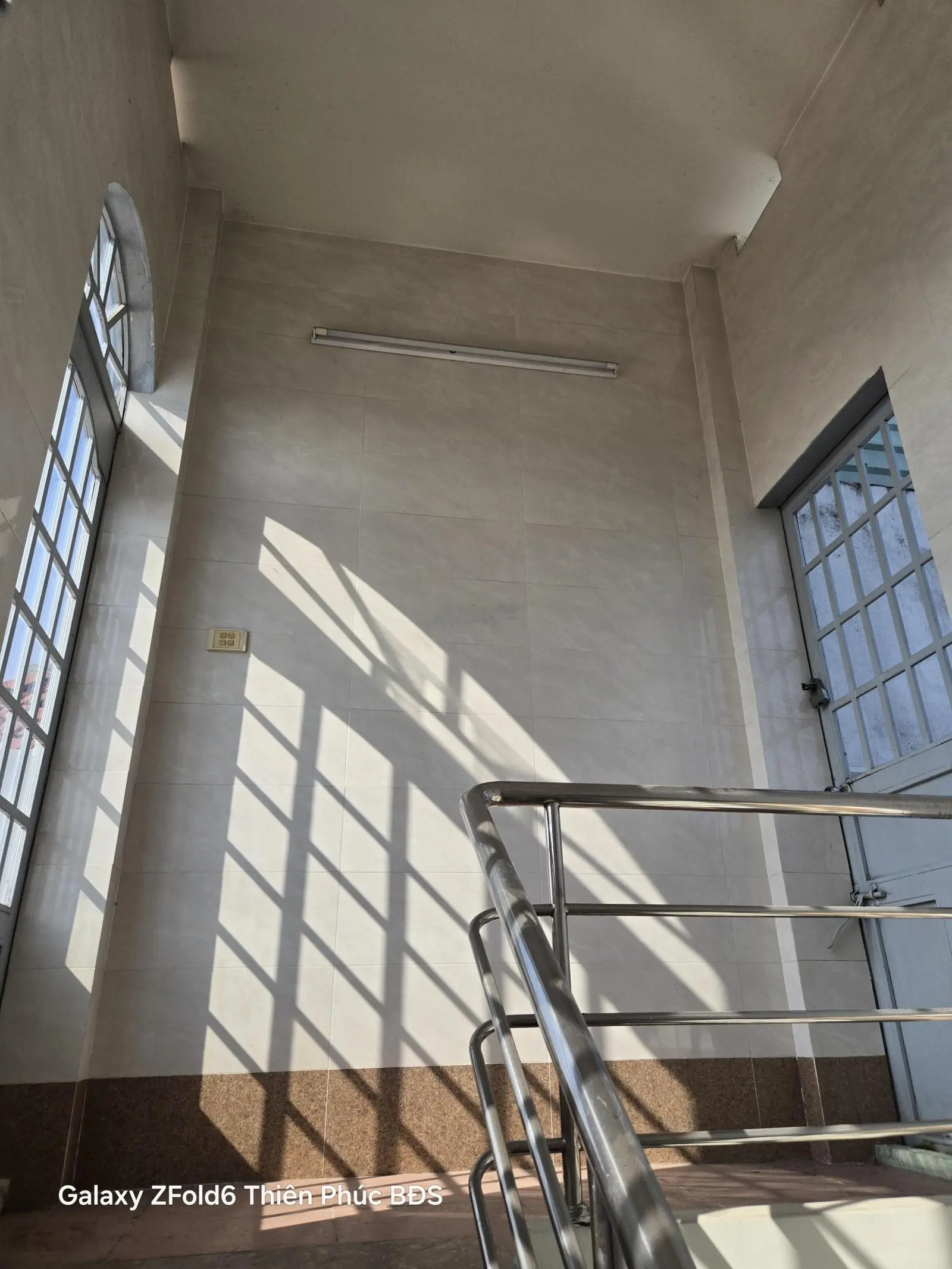 Nhà 3 tấm hoàn công MT đường D1,Tân Đông Hiệp, Dĩ An, giá chỉ 5,9 tỷ, 81m2.dts 148m.cho thuê 15 tr