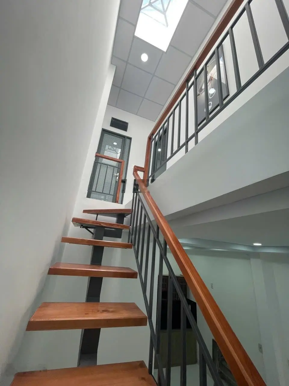 Bán nhà 2 tầng hẻm gần 2/4, Vạn Thạnh, TTTP Nha Trang. Chỉ 2 tỷ 450 triệu