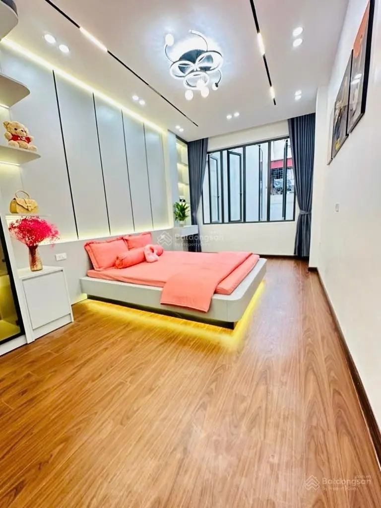 Bán nhà Nguyễn Văn Huyên - Gần Phố - Ngõ nông - 47m x mt 5m - nhỉnh 6 tỷ 0981 189 ***