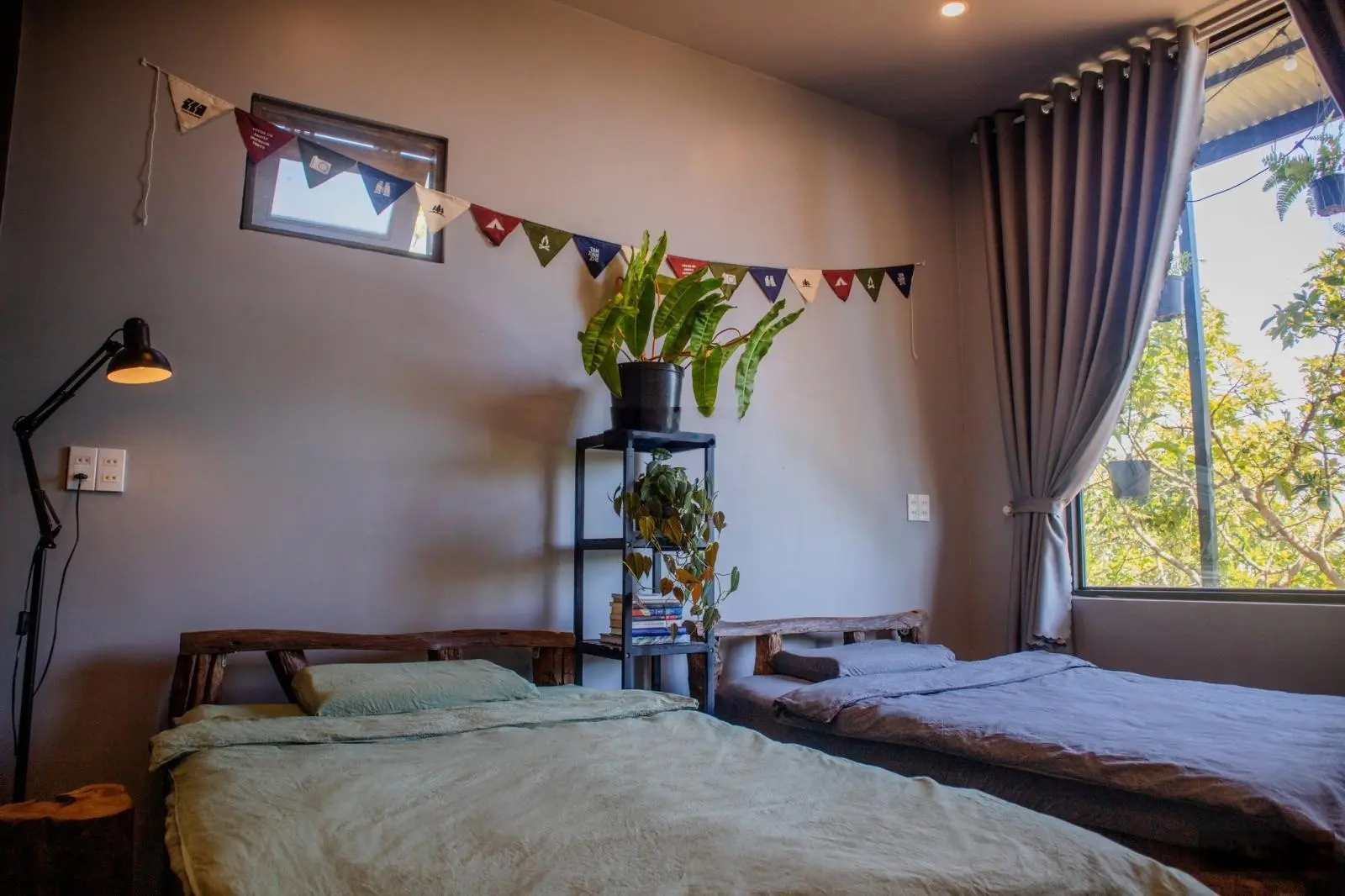 Farmstay nghỉ dưỡng - Diên tích 4000m2 (400m2 thổ cư), đường Betong 5m tận nhà, điện nước đầy đủ.