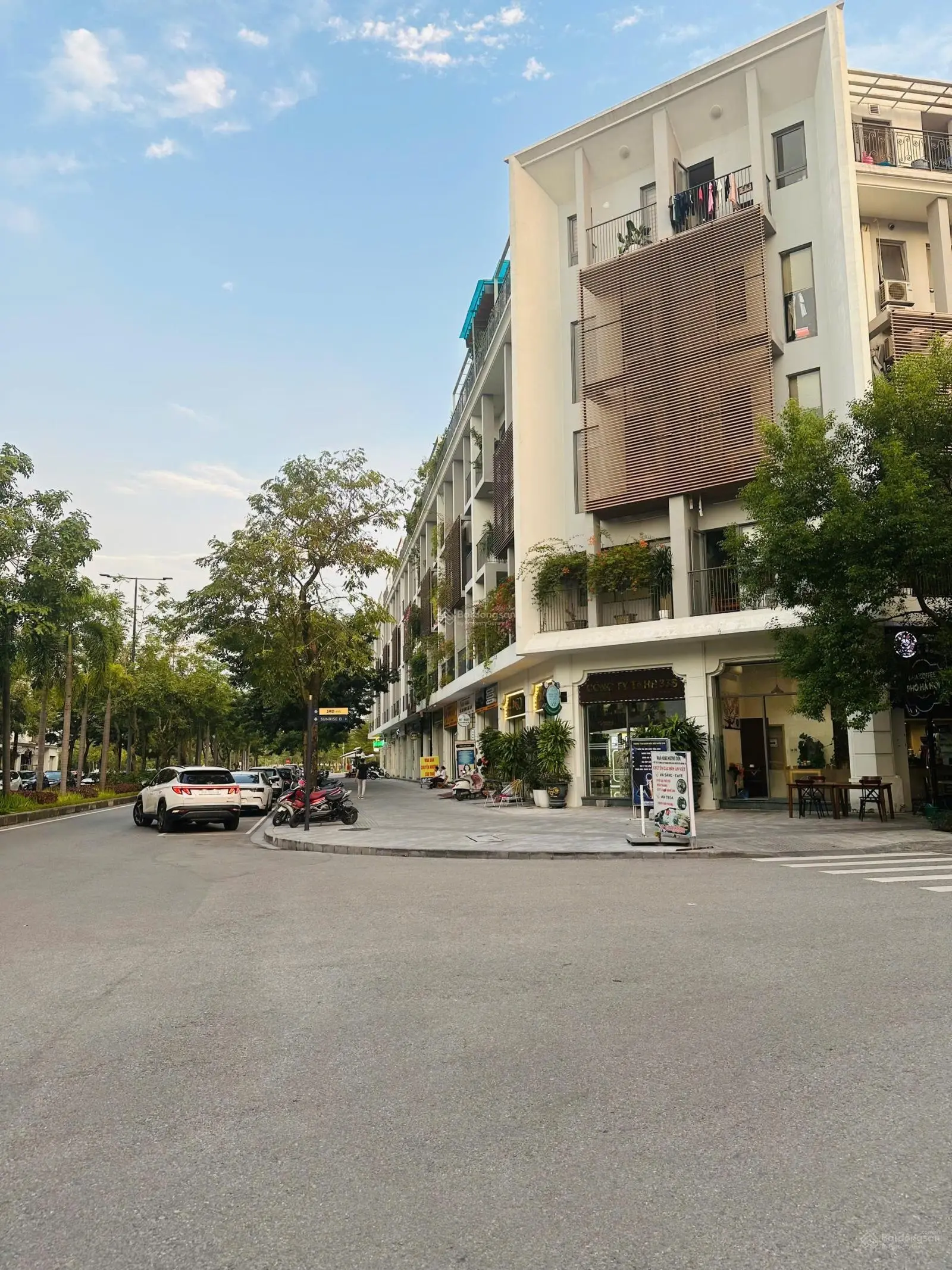 CC cần bán căn góc siêu Vip 119m2 mặt Đại Lộ Hoàng Mai 30m, đang cho thuê 70tr/tháng.