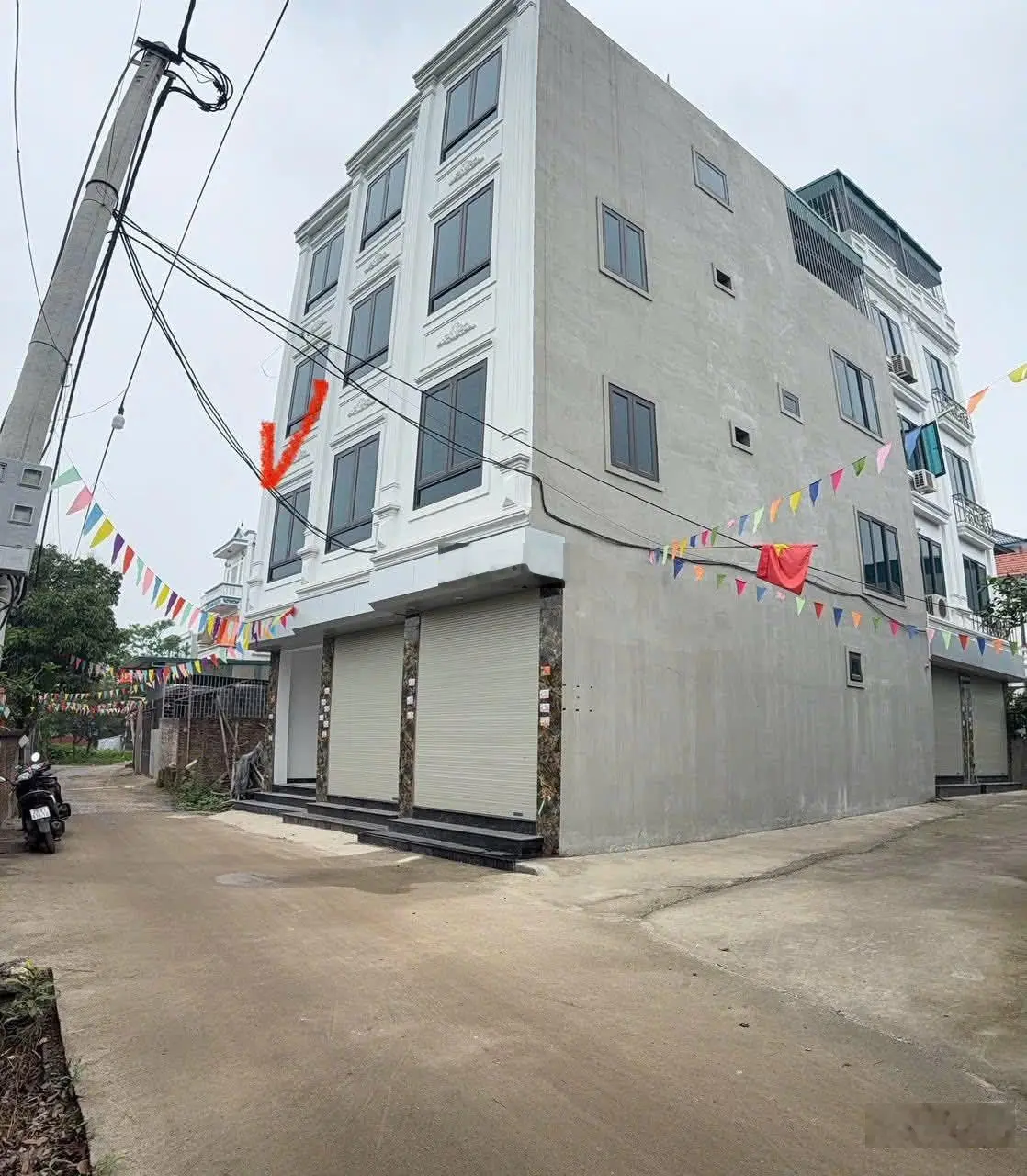 Hiếm, bán nhà diện tích 32m2 * 4 tầng, Phụng Châu, Chương Mỹ, đường thông, ô tô, kinh doanh