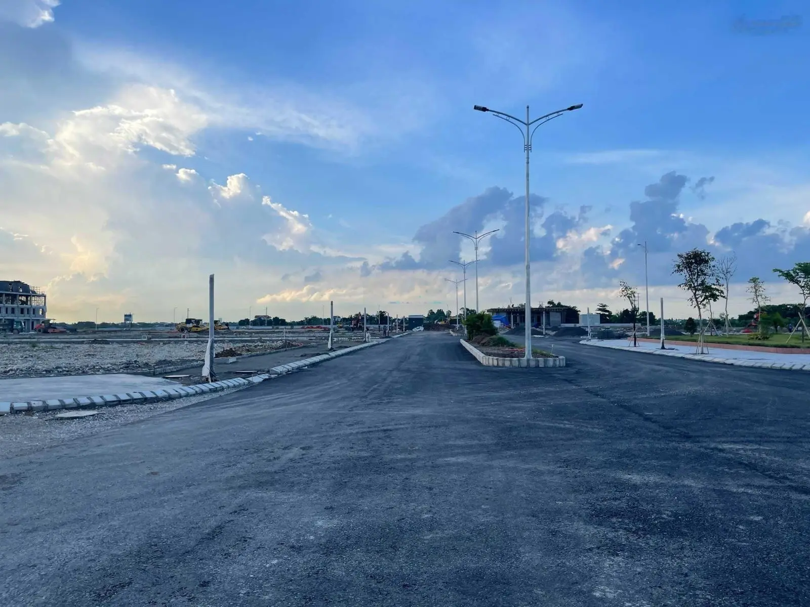 Đất nền dự án Hà Nam chỉ từ 1,5x tỷ sẵn sổ đỏ, mặt đường 68m, mặt tiền 10m, vỉa hè 10m cách KCN 3km