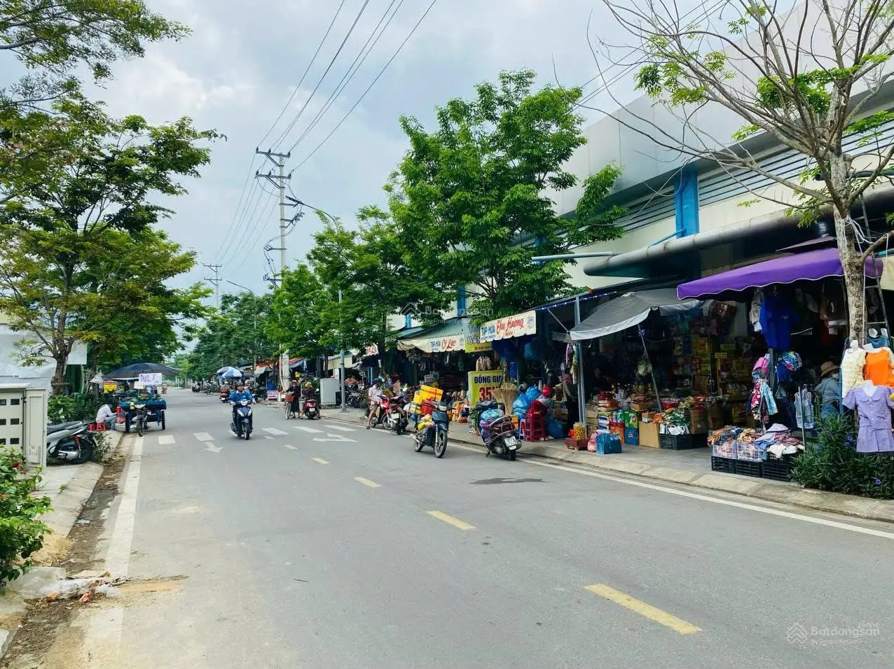 Đất mặt tiền chợ Hàng Rượu. P.Trương Quang Trọng. (90m2) giá 1 tỷ x. Vị trí kinh doanh ngay chợ!!!