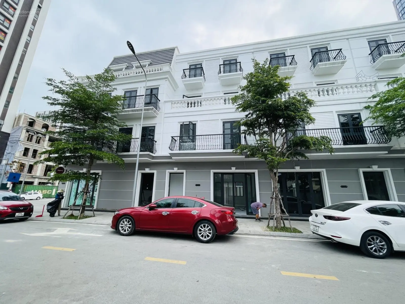 Độc quyền căn góc hoa hậu trái tim vinh