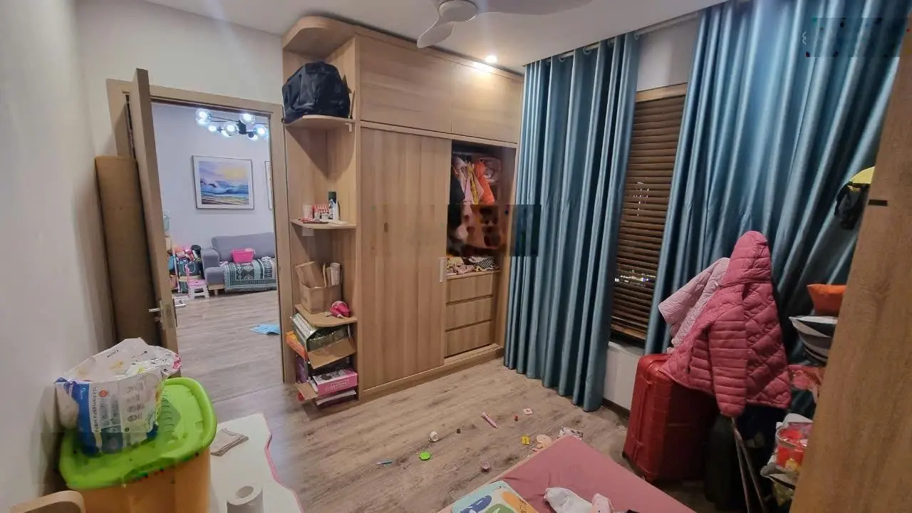 Cần bán gấp căn hộ siêu hiếm thời điểm này, tầng trung thiết kế 2 phòng ngủ, hướng siêu thoáng mát