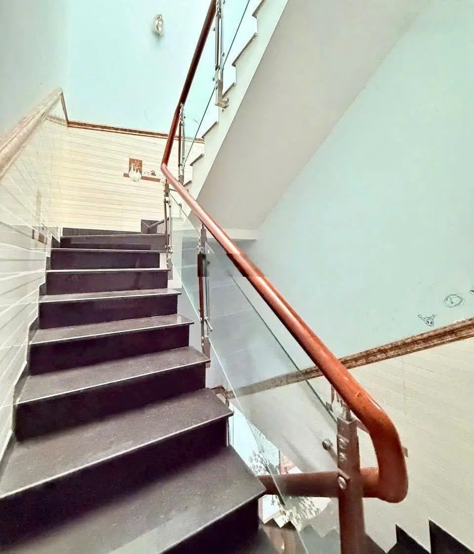 Bán Nhà 3 Tầng Siêu Đẹp Gần Hoàng Diệu 2 Khu Thiên Niên Kỷ, Ô Tô Đậu Cửa, Giá Chỉ 6.5 Tỷ