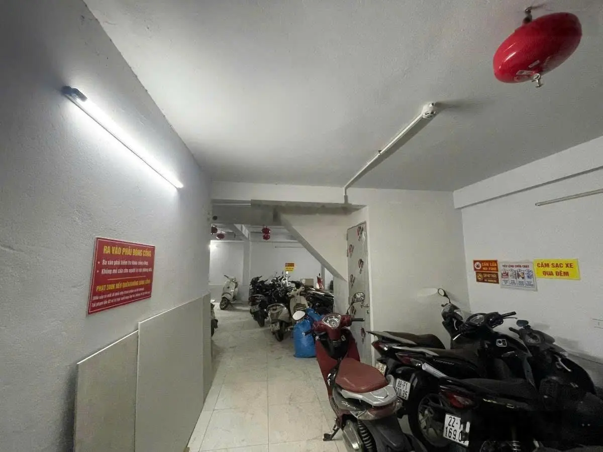 Chờ mãi mới có! Toà CHDV Triều Khúc, 100m2*8T, MT 8M, 28 phòng KK, gần phố, dòng tiền 10%/năm