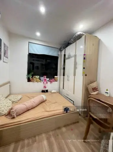 Chính chủ bán nhà mặt phố Phan Phù Tiên 16m2, MT 3m, gồm có 3 tầng giá 5.5ty kinh doanh sầm uất