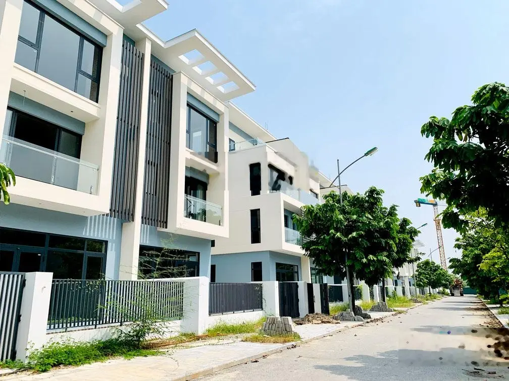 Gia đình cần bán biệt thự An Quý Villa, 39 tỷ VND, 200m2 ngay mặt đường lê Quang Đạo