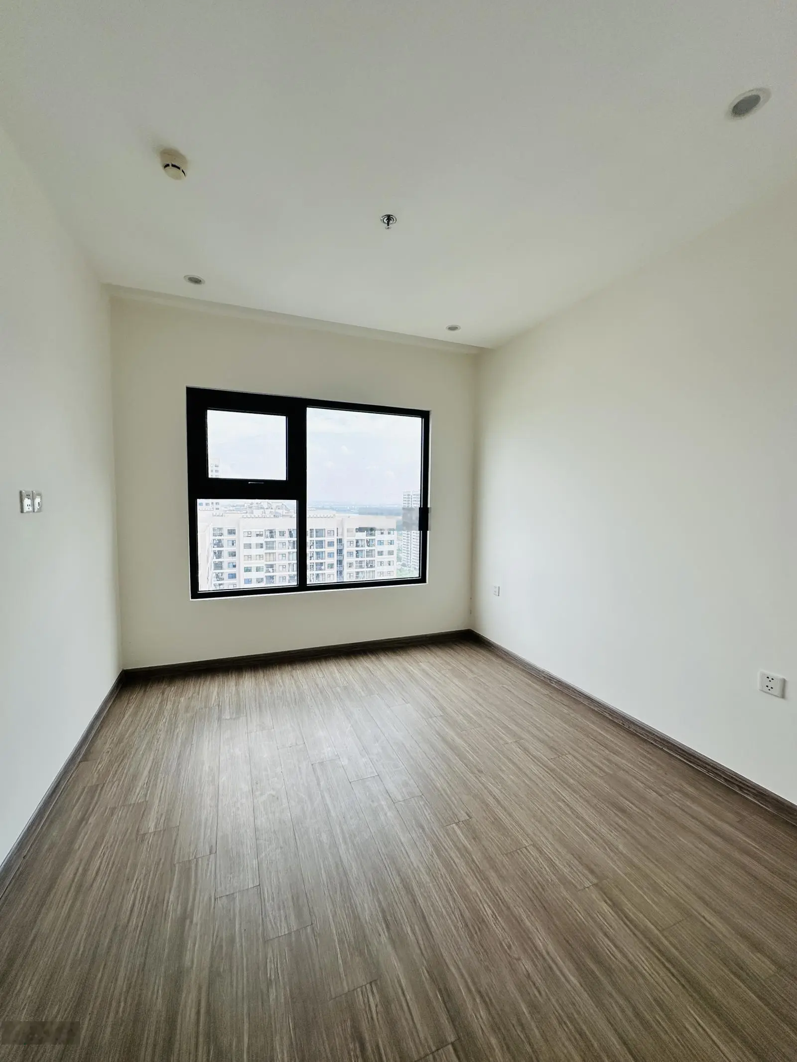 Bán nhanh 2PN khu S6 The Origami Vinhomes Grand Park giá chỉ 2.650 tỷ đã có sổ